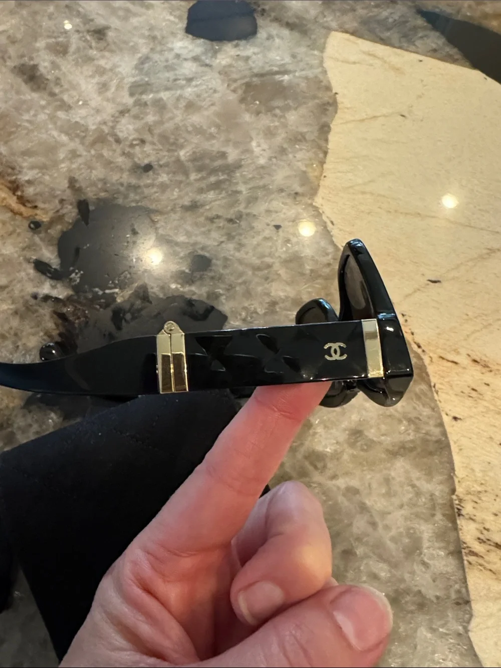 CHANEL Black foldable Sunglasses with CC Logo